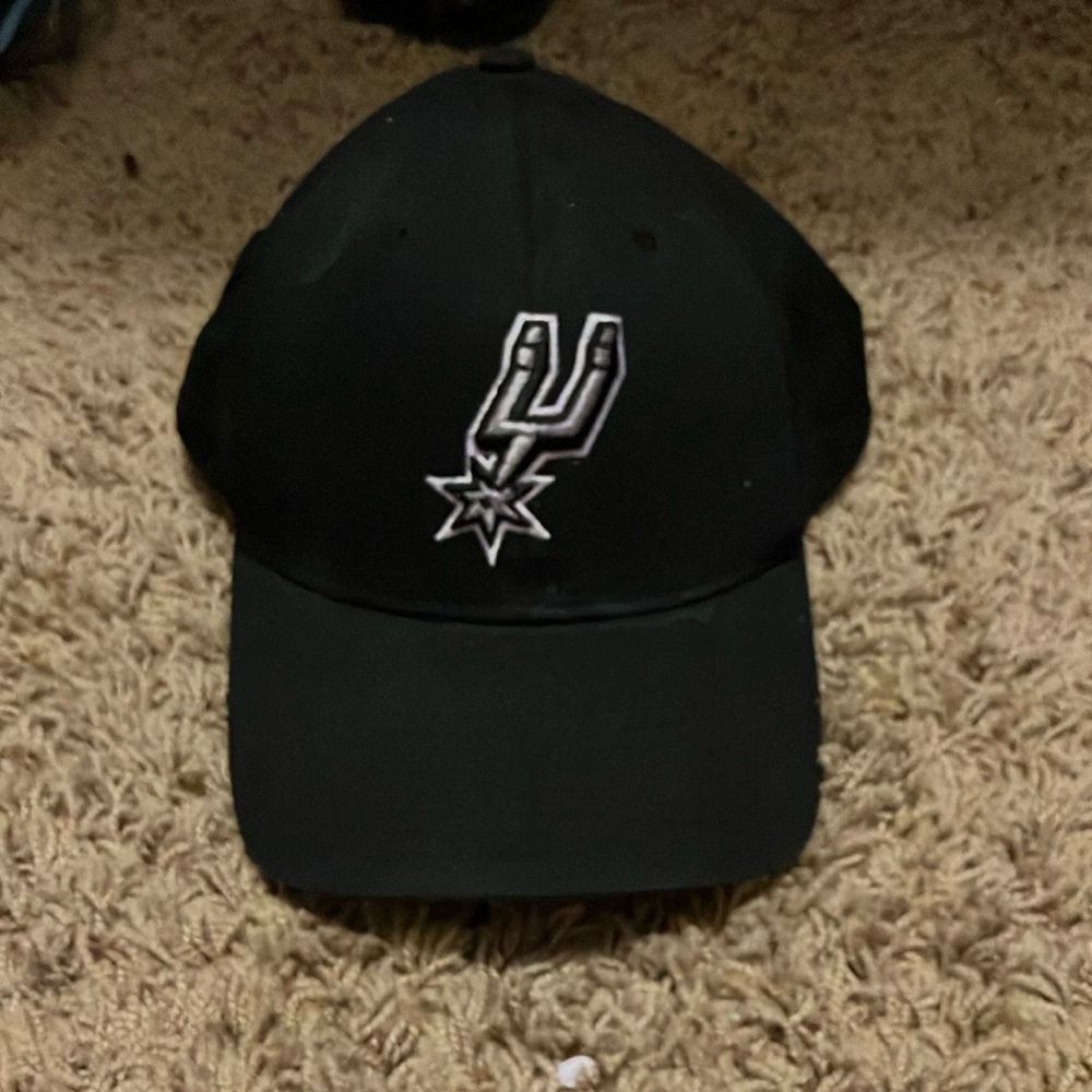 San Antonio Spurs adjustable hat.